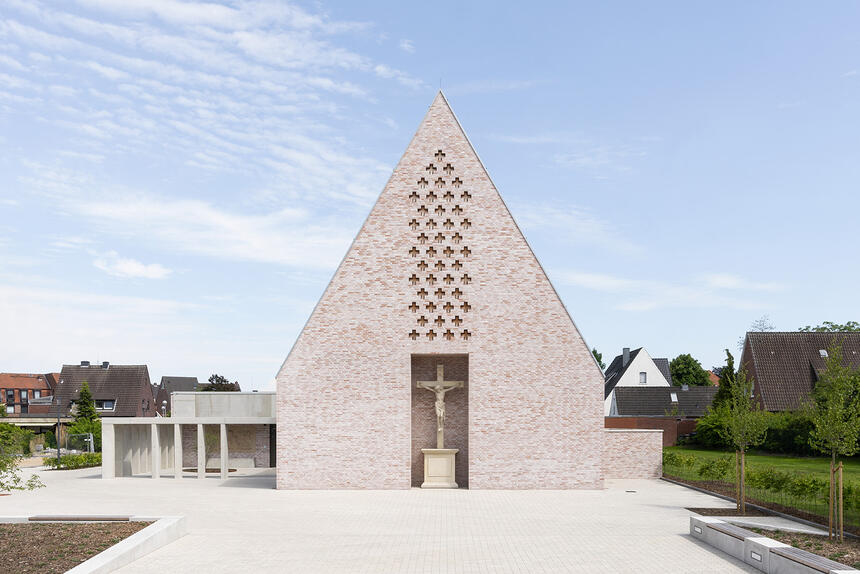 Josefzentrum-Neubau einer Kirche mit Gemeindezentrum (DE)