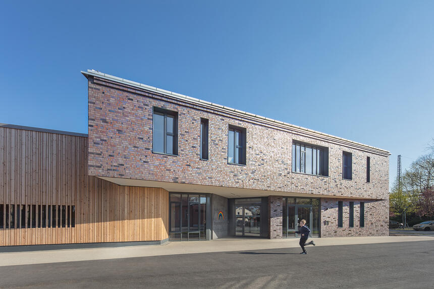 Neubau Regenbogenschule Hennigsdorf mit dem sonderpädagogischen Förderschwerpunkt "Geistige Entwicklung" (DE)