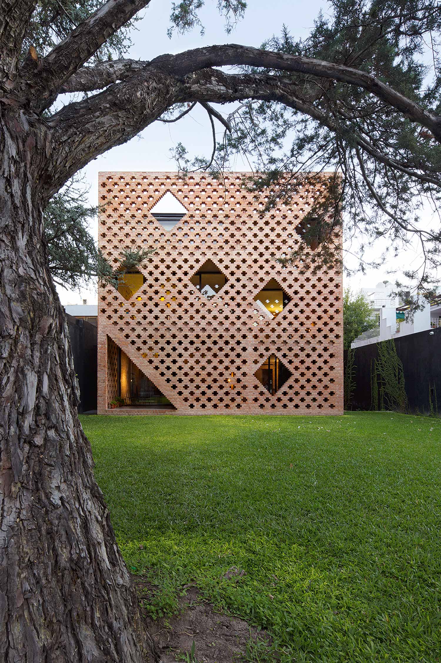 VON DER LOCHFASSADE BIS ZUR EXPRESSIONISTISCHEN SKULPTUR – ALLES IST HEUTE MÖGLICH